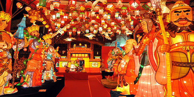 ランタンが町を幻想的に彩る
長崎ランタンフェスティバル

