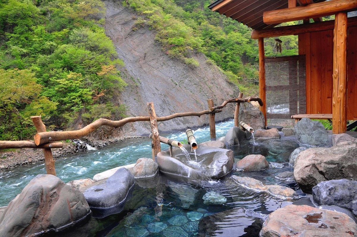 清津峡湯元温泉「清津館」露天風呂