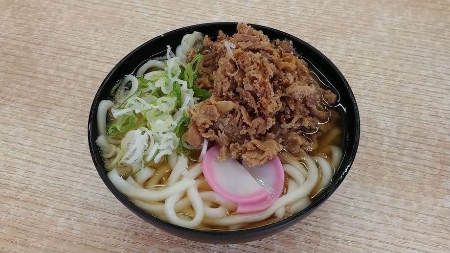 小倉駅で立ち食いできる北九州名物かしわうどん