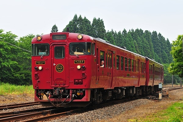JR九州観光列車「いさぶろう」
