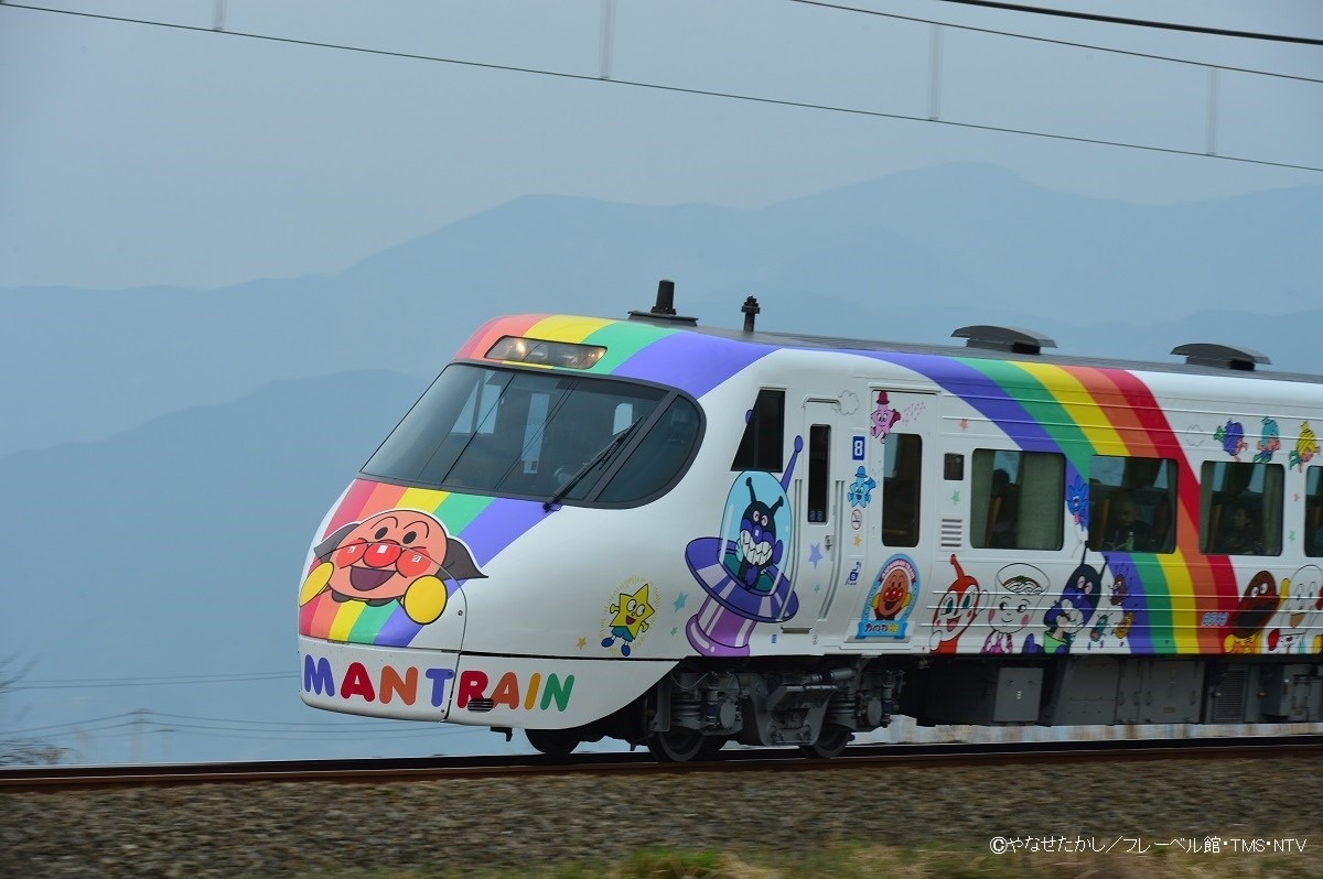 JR四国予讃線「8000系アンパンマン列車」