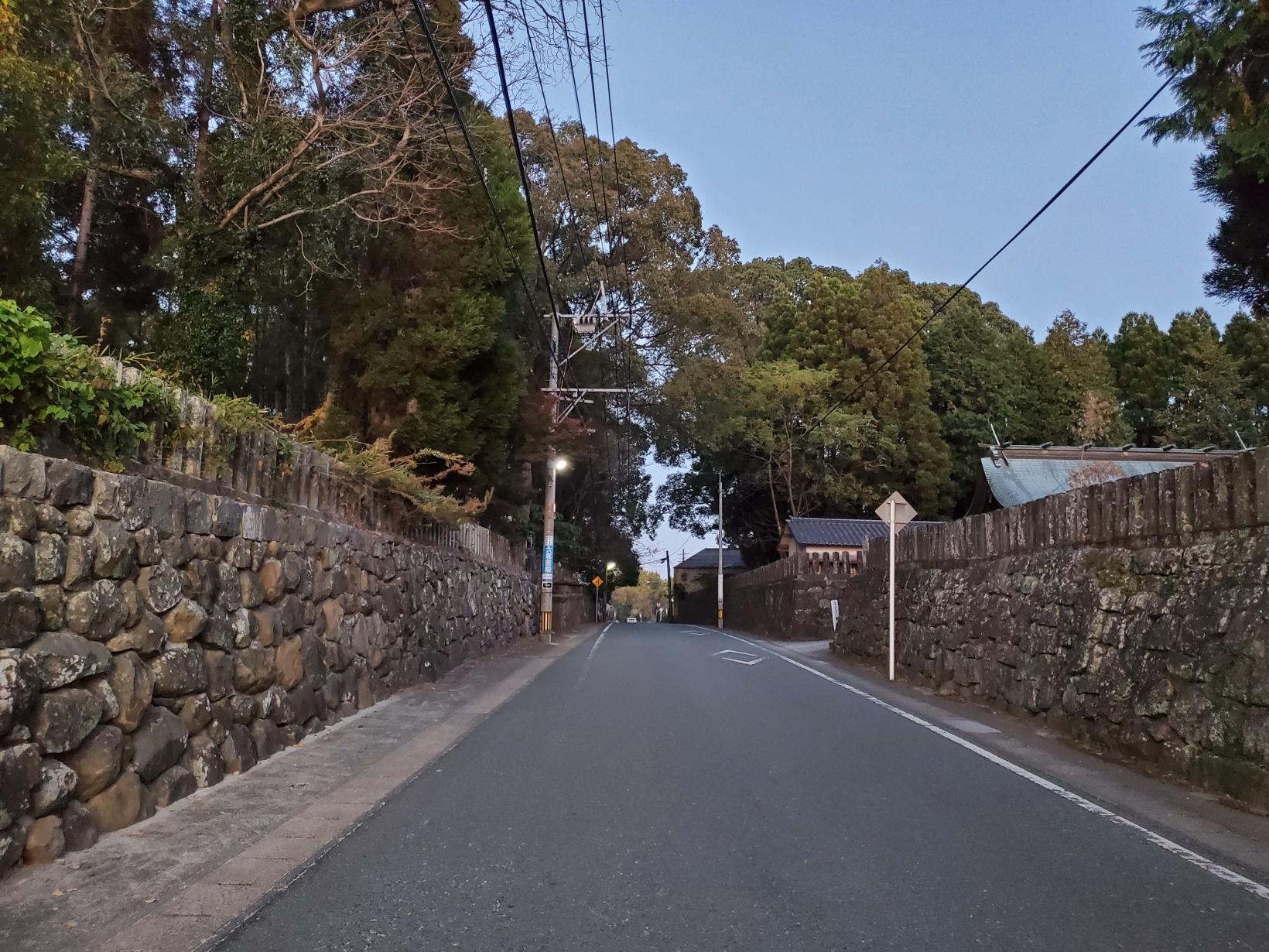 伊倉北八幡宮と南八幡宮の間の道路