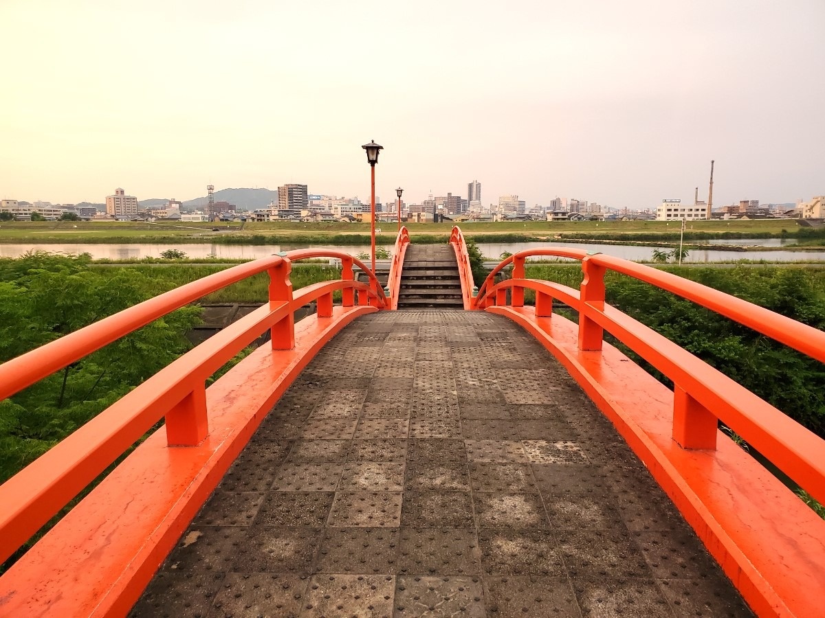 草戸稲荷神社の赤い稲荷橋