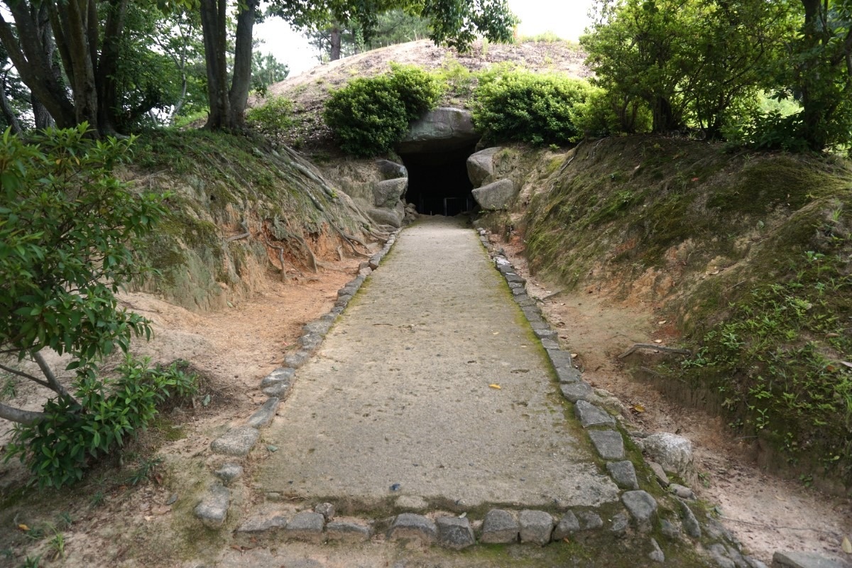 こうもり塚古墳の石室への入り口