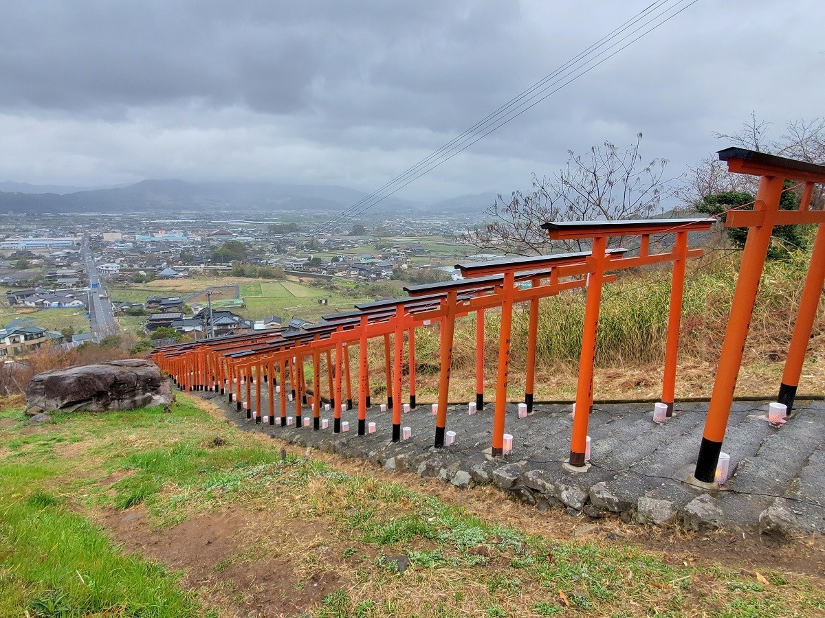 鳥居が連なる浮羽稲荷神社の参道