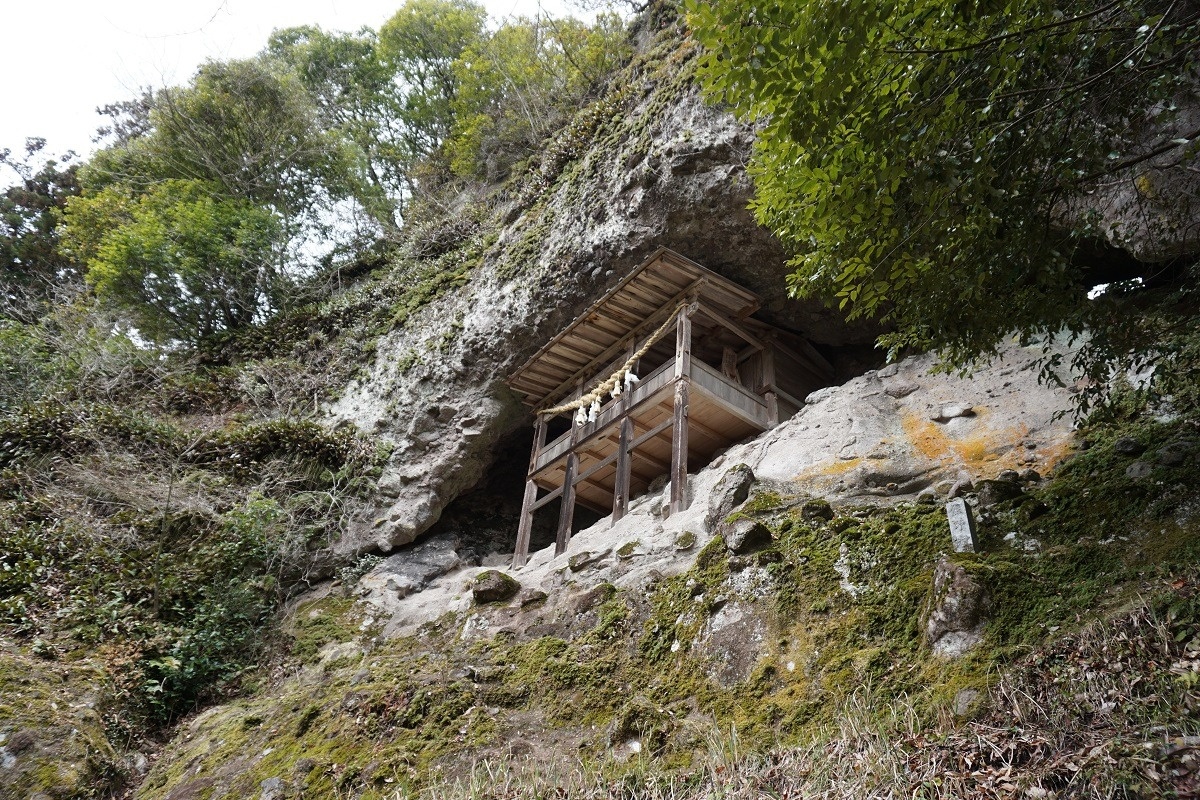 熊野神社の懸造りの社殿