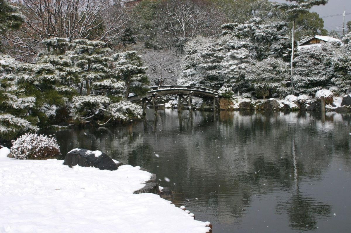 渉成園（枳殻邸）庭園 侵雪橋