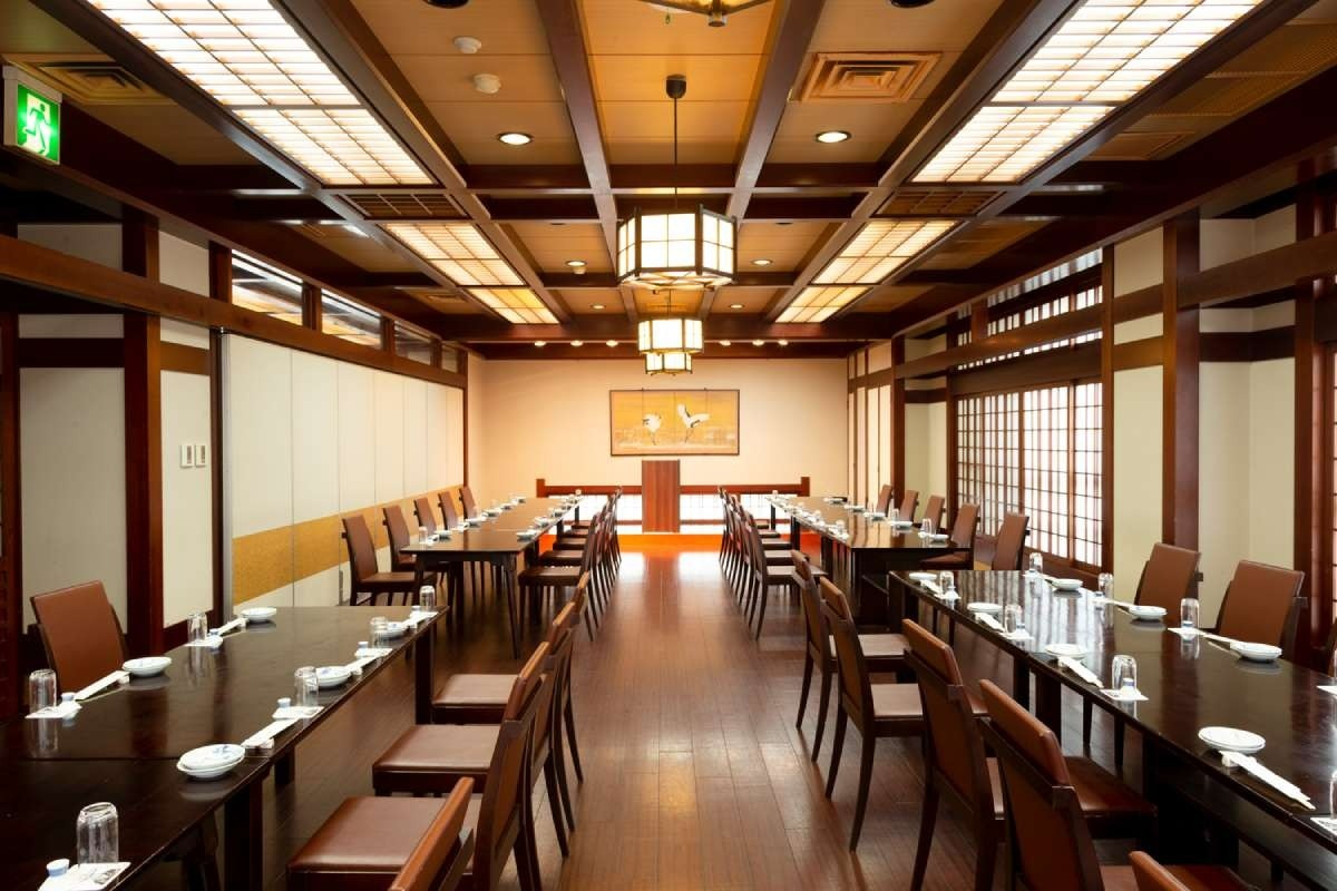 クラシックな雰囲気の店内