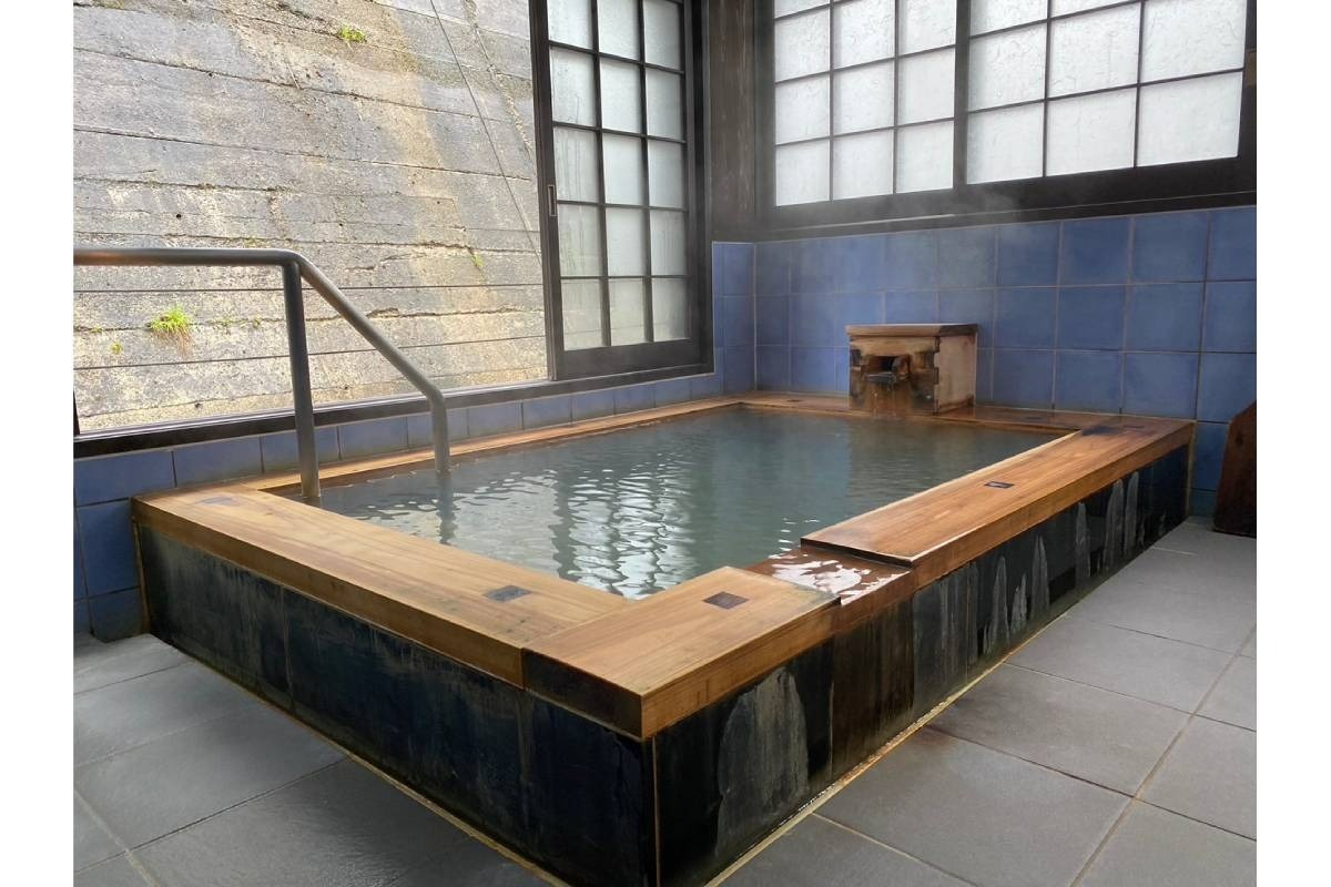 温泉は古山閣本館の内風呂や貸し切り風呂の利用が可