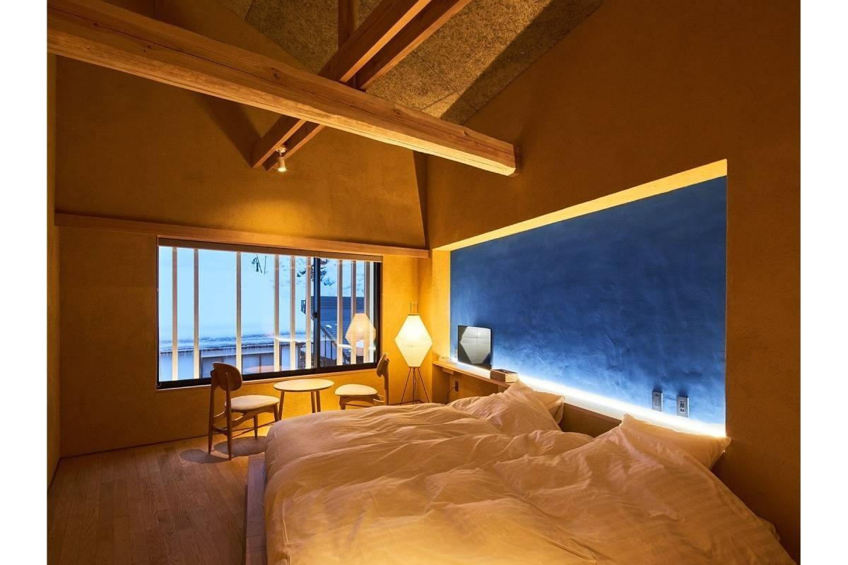 温かみがあるモダンな室内