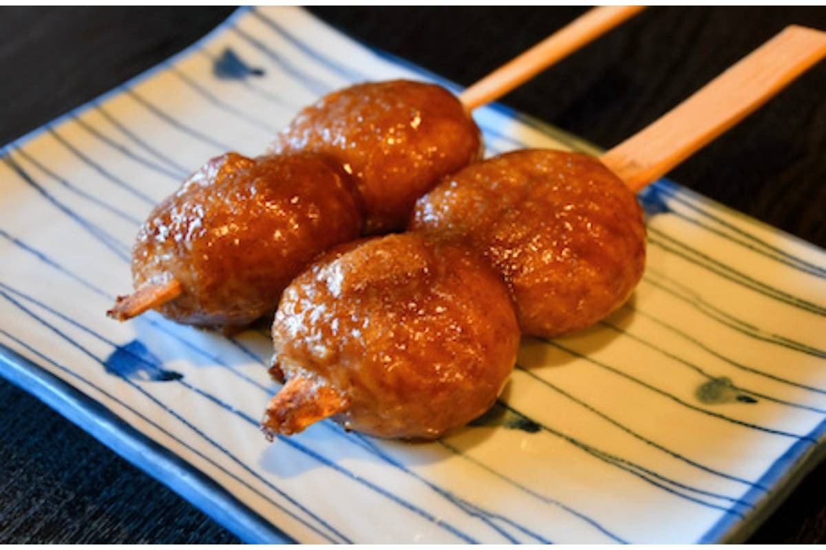 珍しい2個刺しの五平餅は開店時から続く味