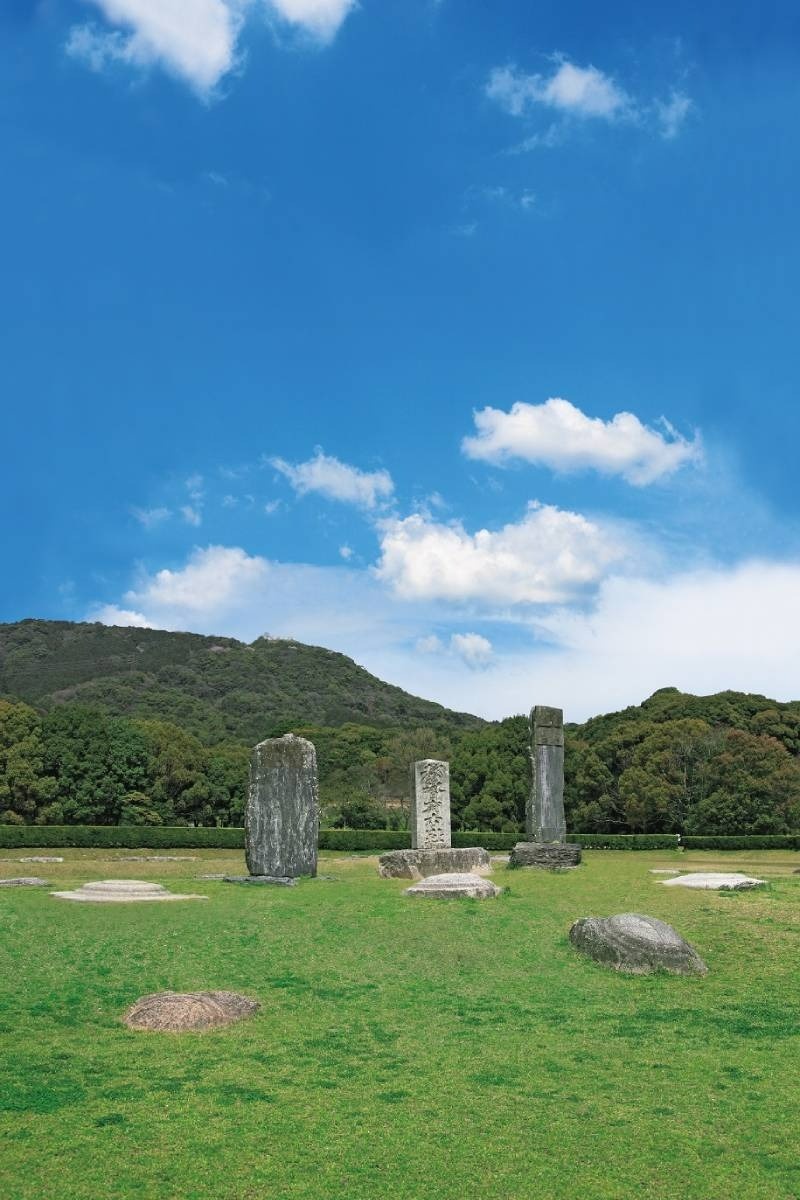 国の特別史跡に指定されている大宰府跡（正殿跡）