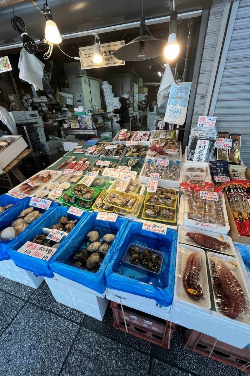 歩くだけでも楽しい市場内