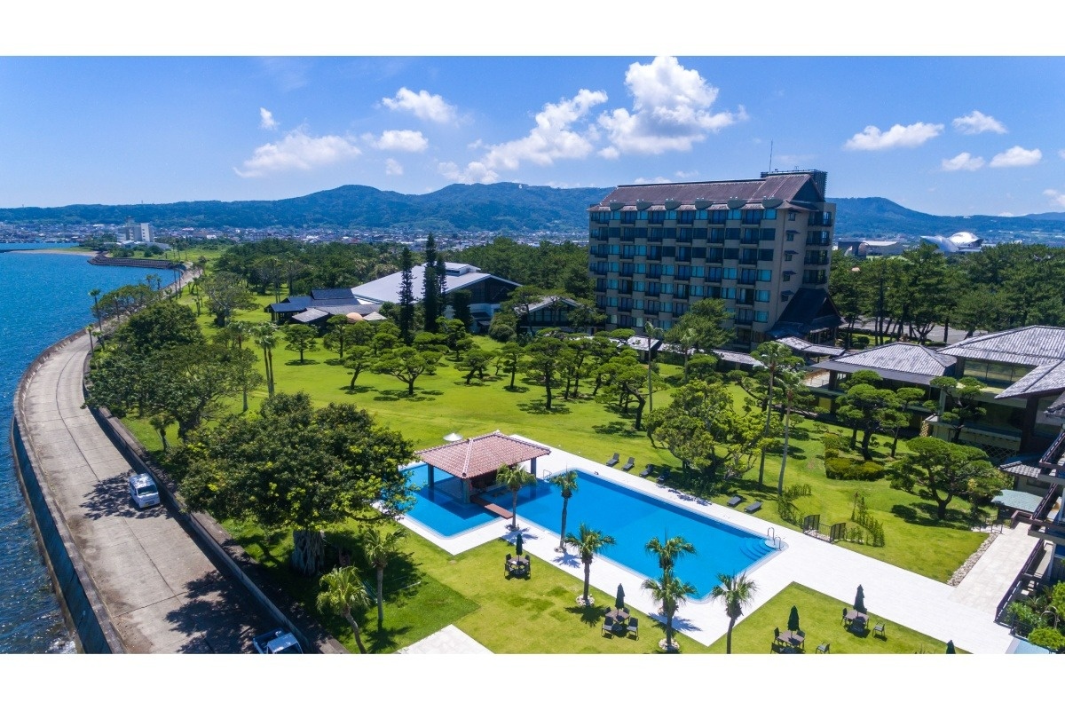 目の前には錦江湾が広がる