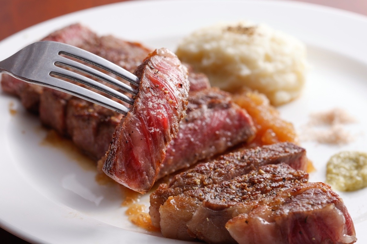 黒毛和牛リブロース（100g5280円）