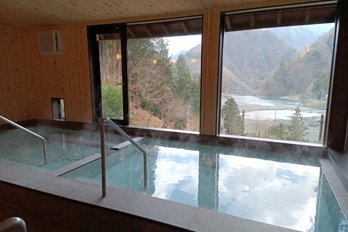 「女帝の湯」という名前は孝謙天皇伝説からとったもの