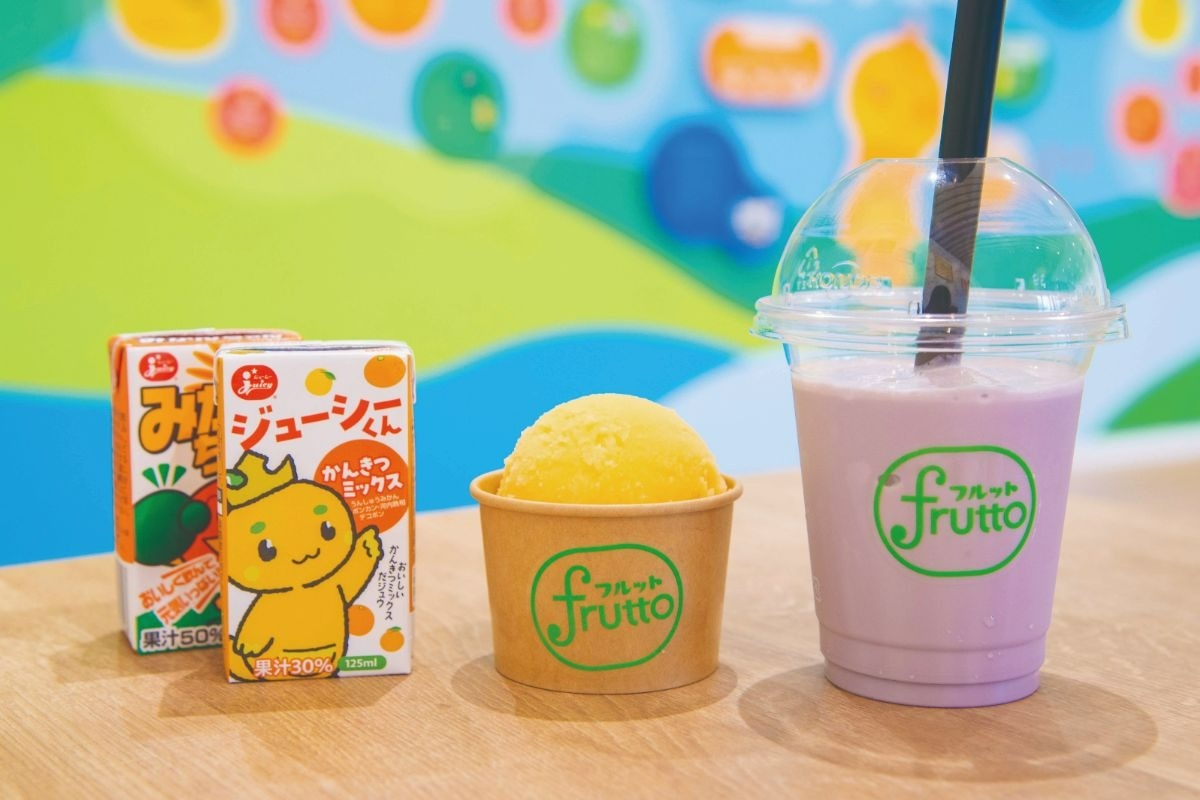 スムージーやオレンジのアイス