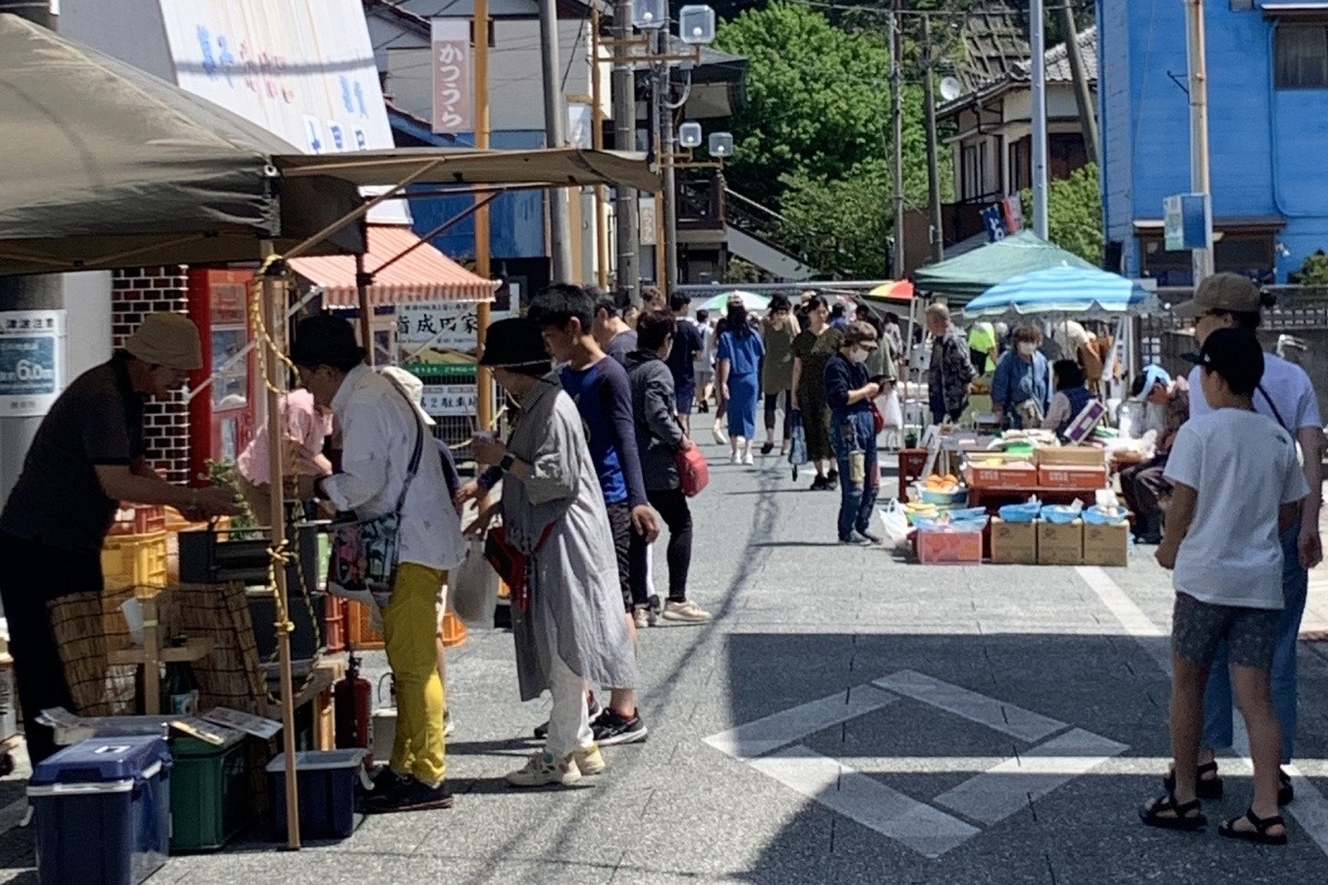 出店者との会話のやりとりも醍醐味