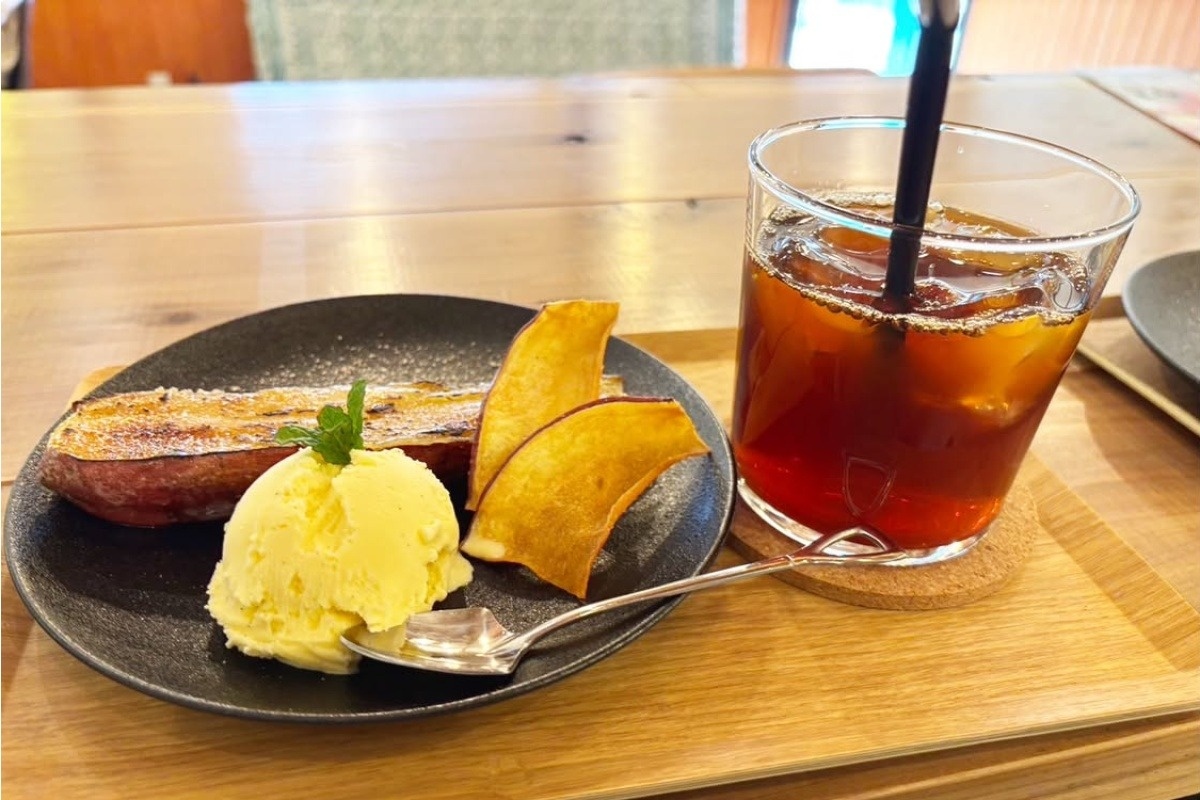 焼き芋をバターで焼いてキャラメリーゼしたお芋スイーツ600円