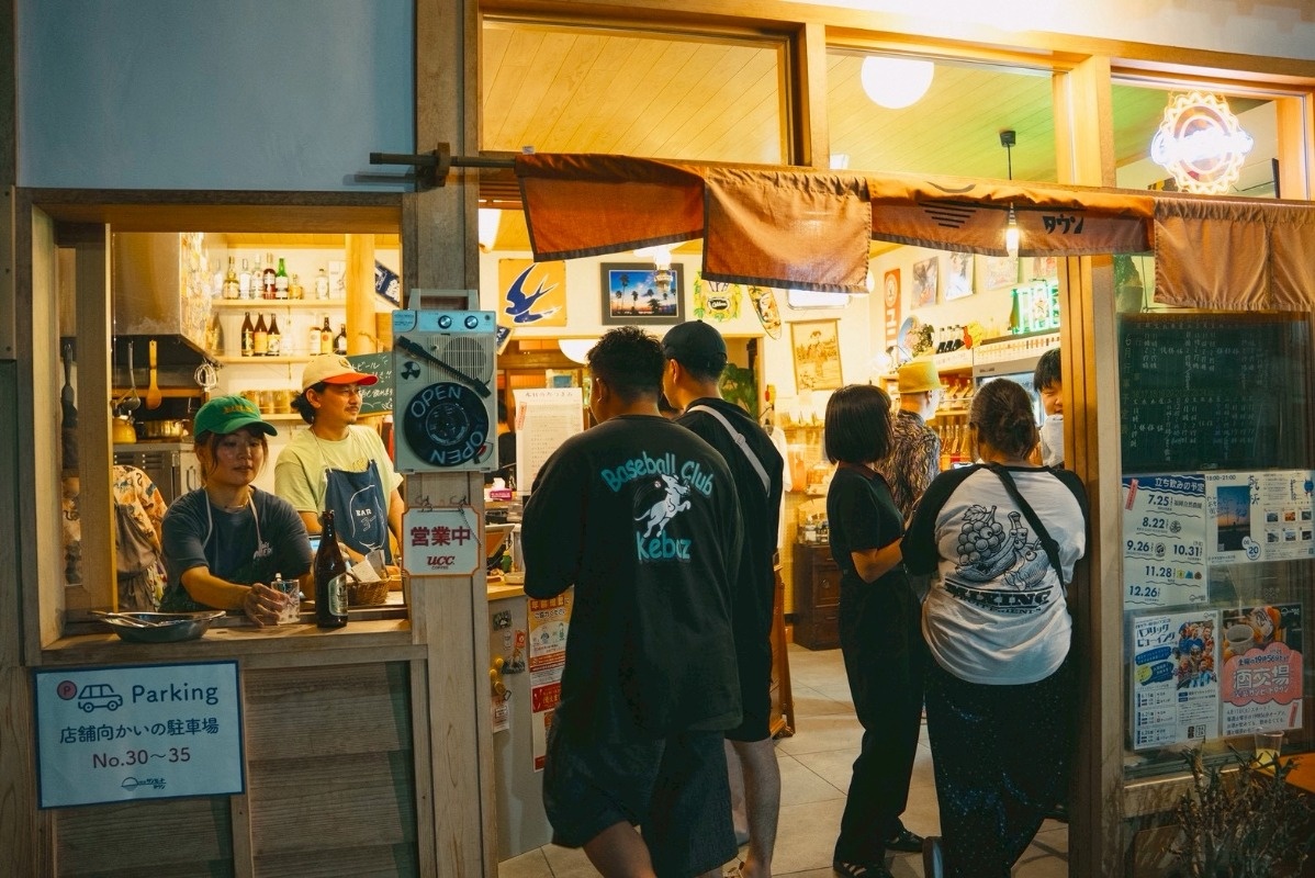 月に1度土曜の夜立ち飲みイベントも開催