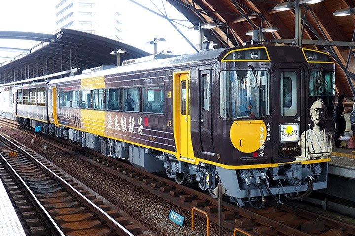 トロッコ列車志国高知 幕末維新号