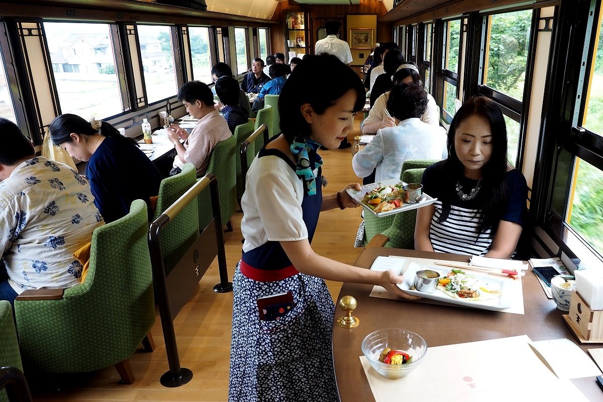 観光列車「伊予灘ものがたり」5