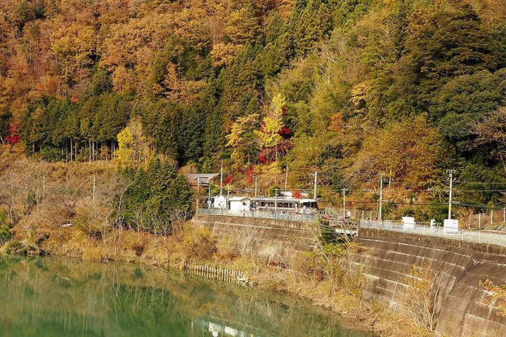 秘境駅