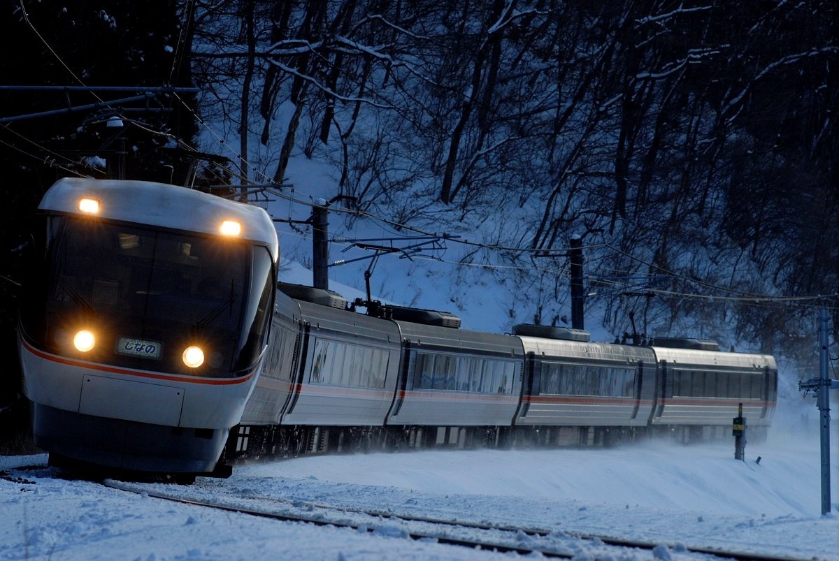 ワイドビュー しなの パノラマさながらの車窓から 絶景中の絶景 姨捨 を見よう The列車 トレたび 鉄道 旅行情報サイト