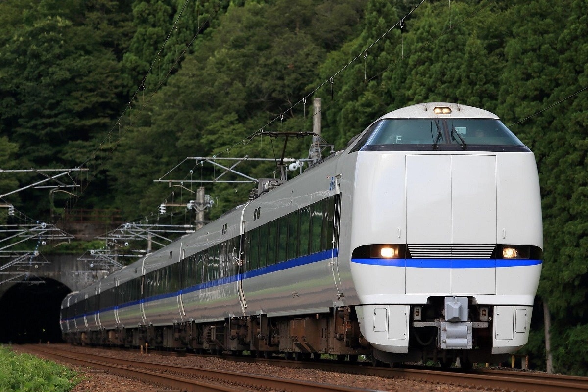 The列車 サンダーバード トレたび 鉄道 旅行情報サイト