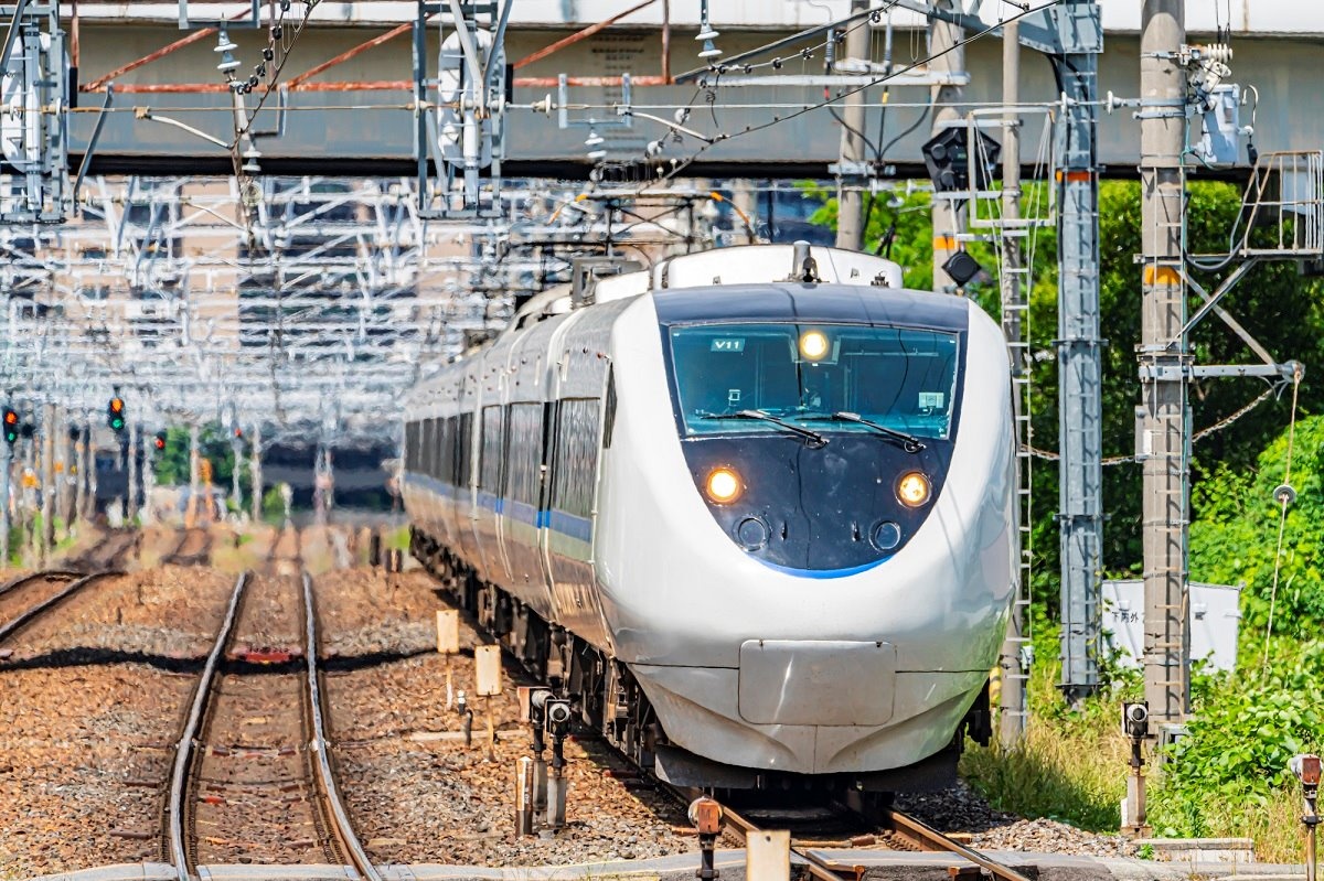 サンダーバード―見た目もスピードもまるで新幹線！？ 関西と北陸を結ぶ俊足特急を徹底解説（THE列車） | トレたび - 鉄道・旅行情報サイト