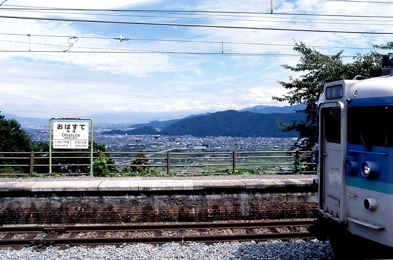 姨捨駅のホーム