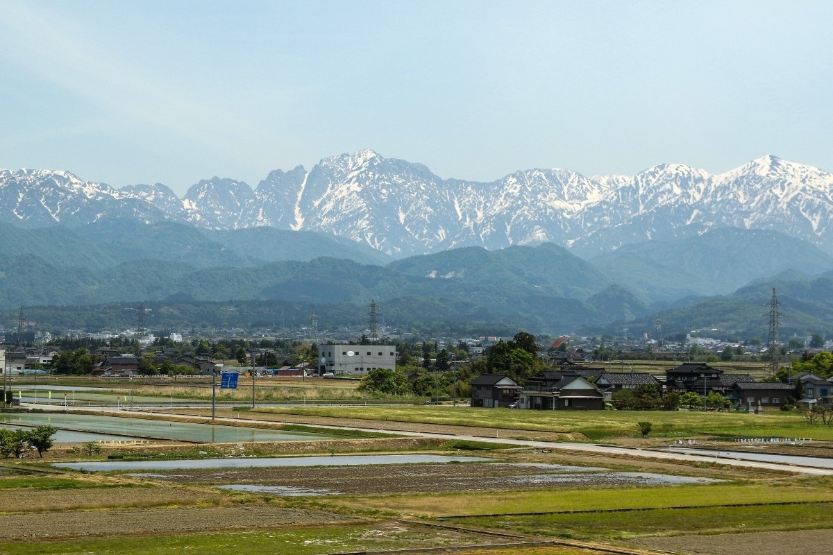 北陸新幹線　車窓　後立山連峰・立山連峰