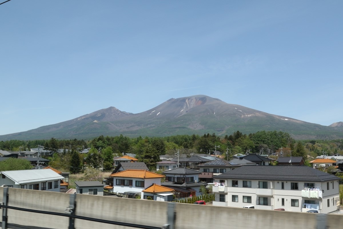 北陸新幹線　車窓　浅間山