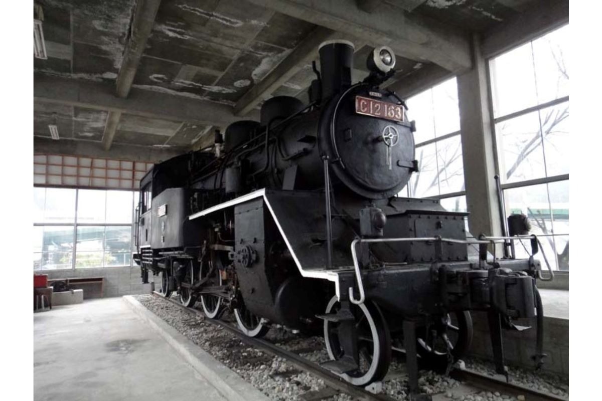 展示車両 蒸気機関車 C12163
