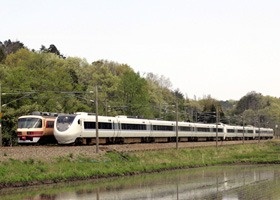 引退した485系「雷鳥」とエースの座についた681・683系「サンダーバード」