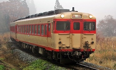 近年は国鉄色に戻された車両が活躍した