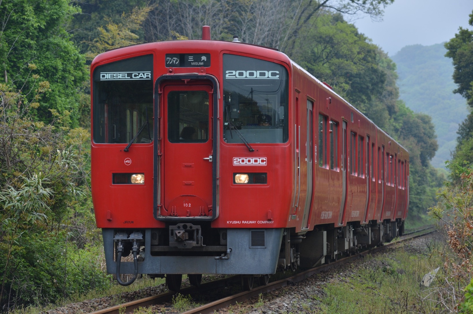 キハ200系（JR九州）電車並みの性能と最先端のデザインを有したJR九州 