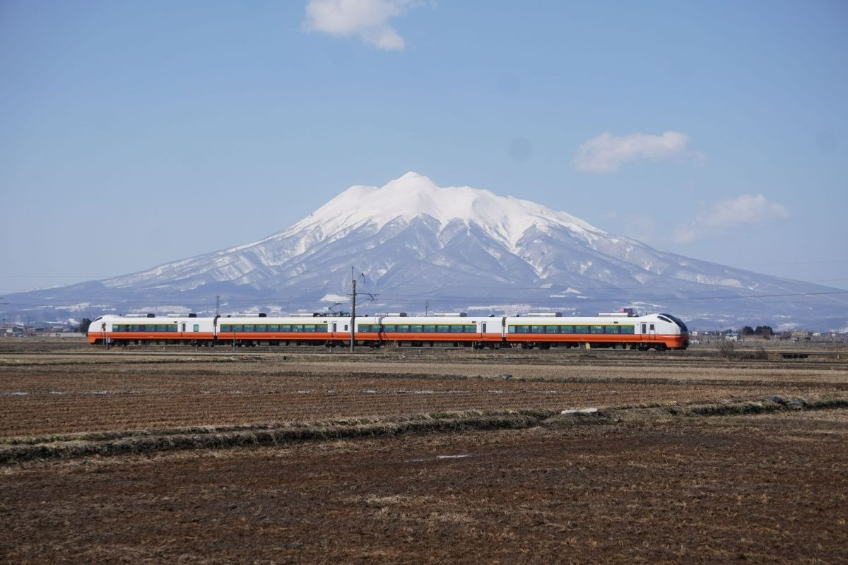 特急〔つがる〕