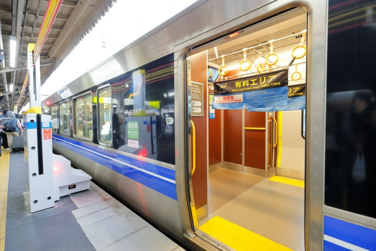 Aシートはそんな新快速をより快適に利用できる