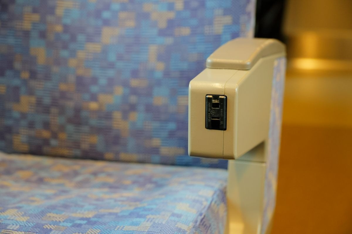 電車の座席アップ