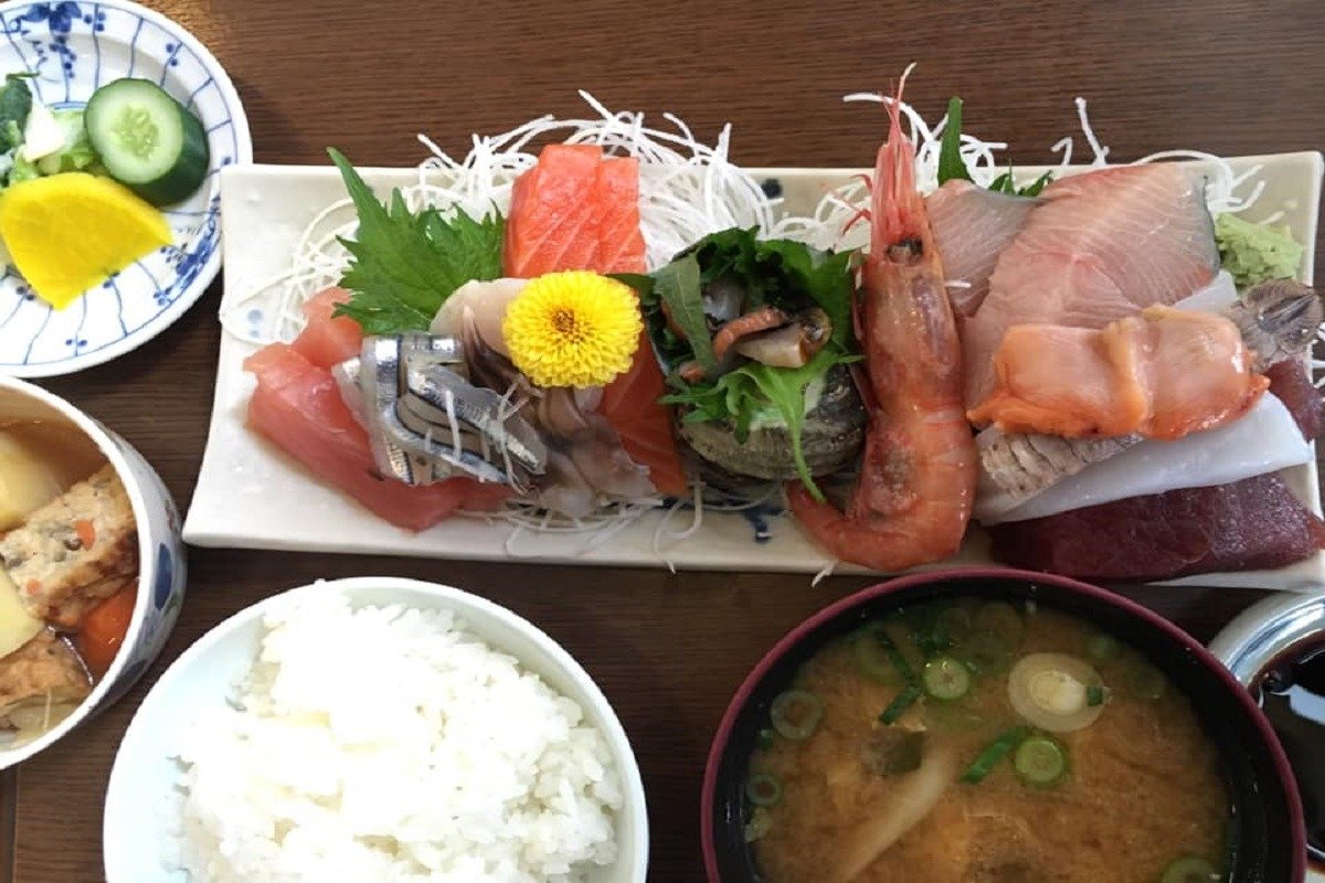 名古屋市中央卸売市場の定食