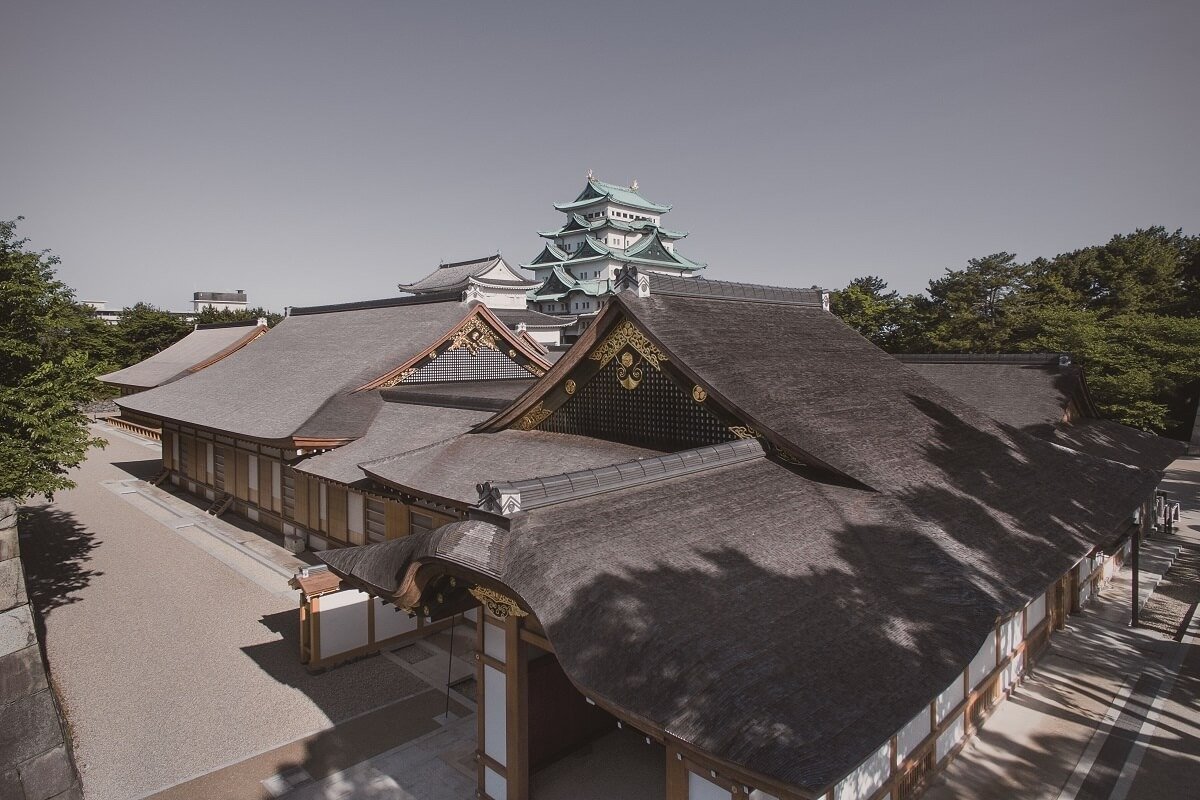 本丸御殿と名古屋城天守