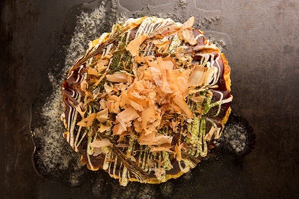 大阪ではお好み焼きとごはんを一緒に食べる“定食”も　写真提供：（公財）大阪観光局