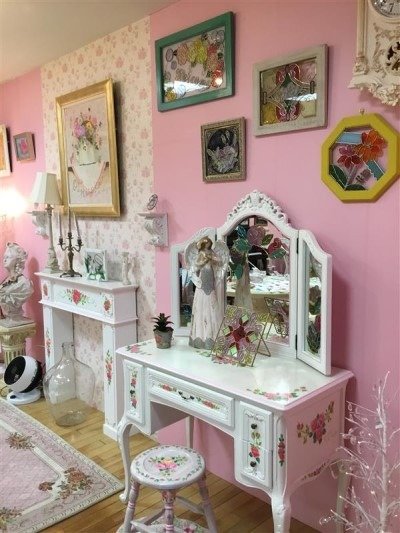 「Gallery Fairy Rose」の店内。ハンドメイドの素敵な花のアイテムがそろいます