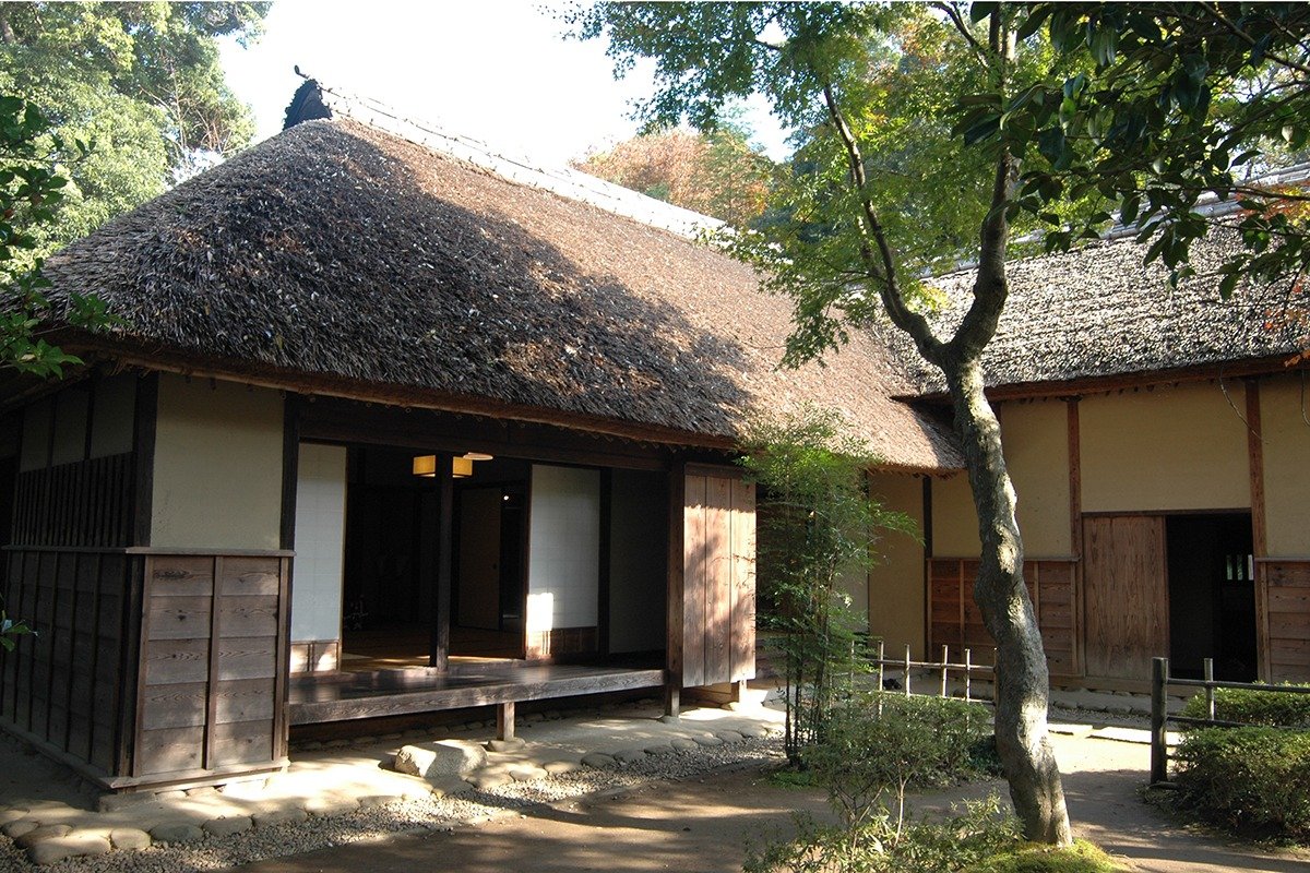 江戸時代からこの地に建っていた「旧但馬家住宅」は建物内の見学も可能