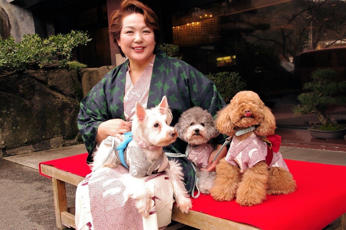 人とお揃いの愛犬の浴衣は女将さん手づくり