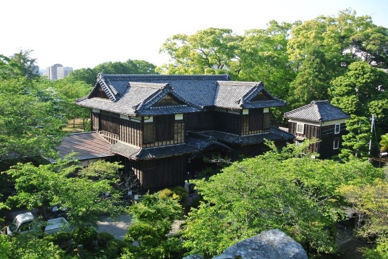 小津安二郎も通ったという旧飯南郡図書館の建物を利用した「松阪市立歴史民俗資料館」