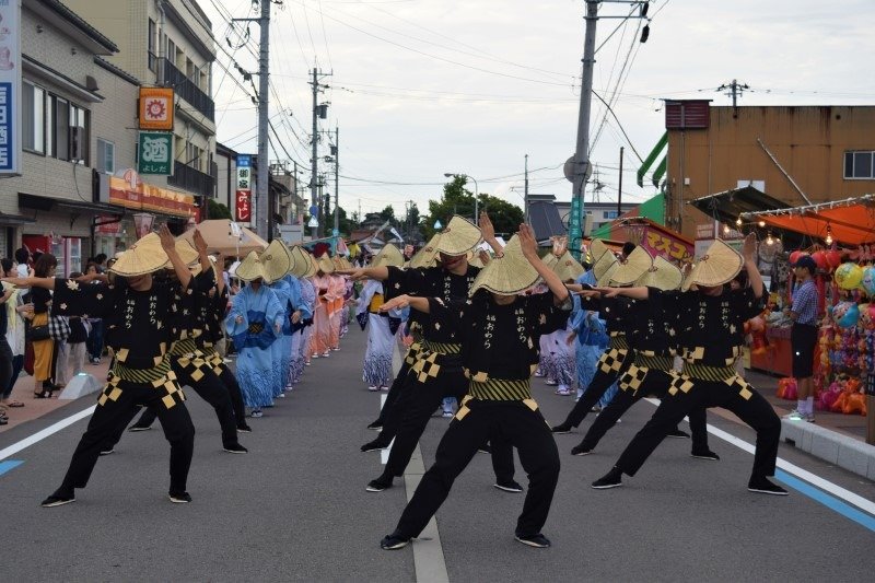 越中八尾駅がある福島支部の町流し（写真／富山市観光協会）