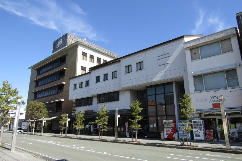 スタンプスポットで創業400年以上の老舗（しにせ）菓子店 「柳屋奉善」は小津安二郎の日記にも登場