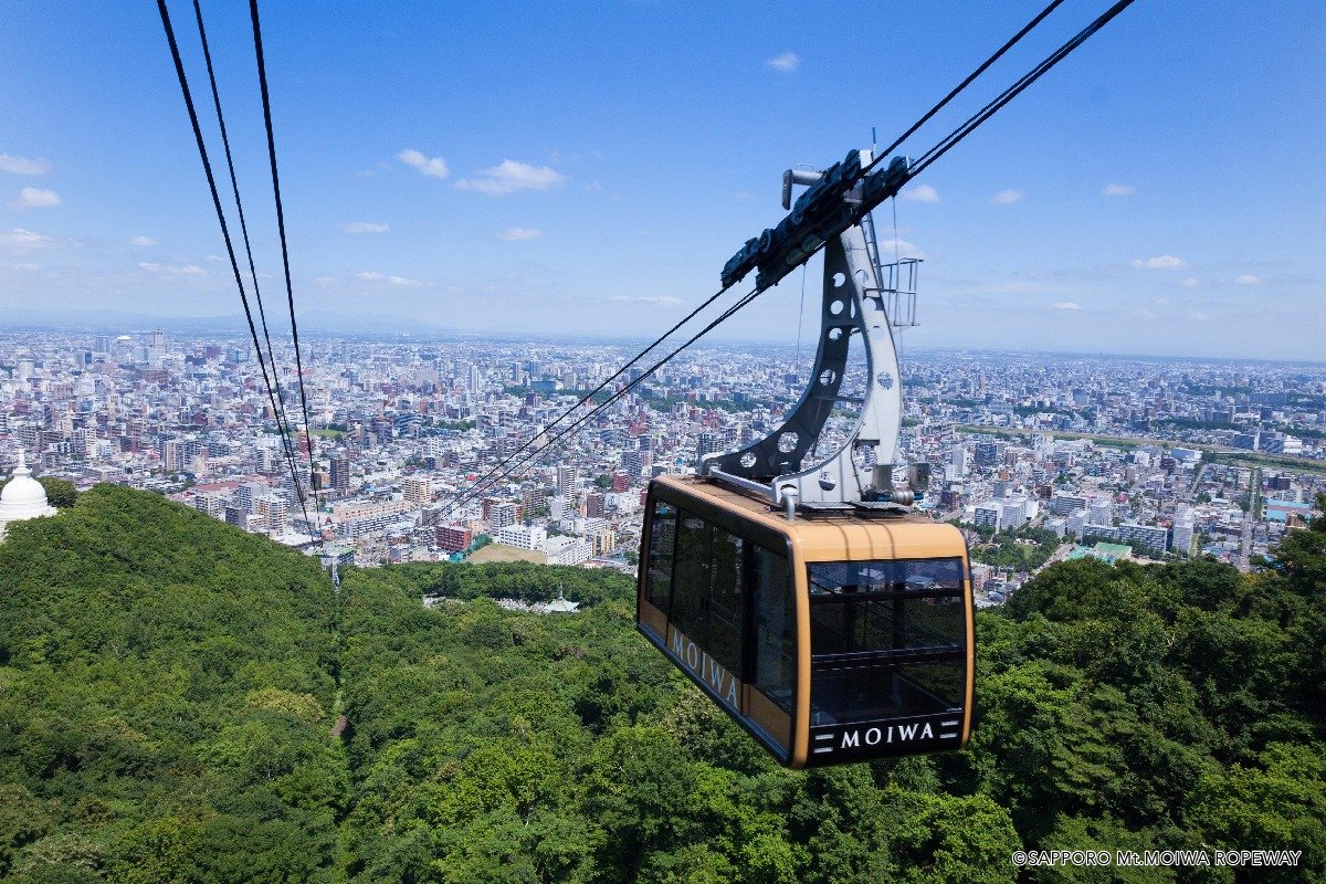 空中散歩の気分を味わえるロープウェイ